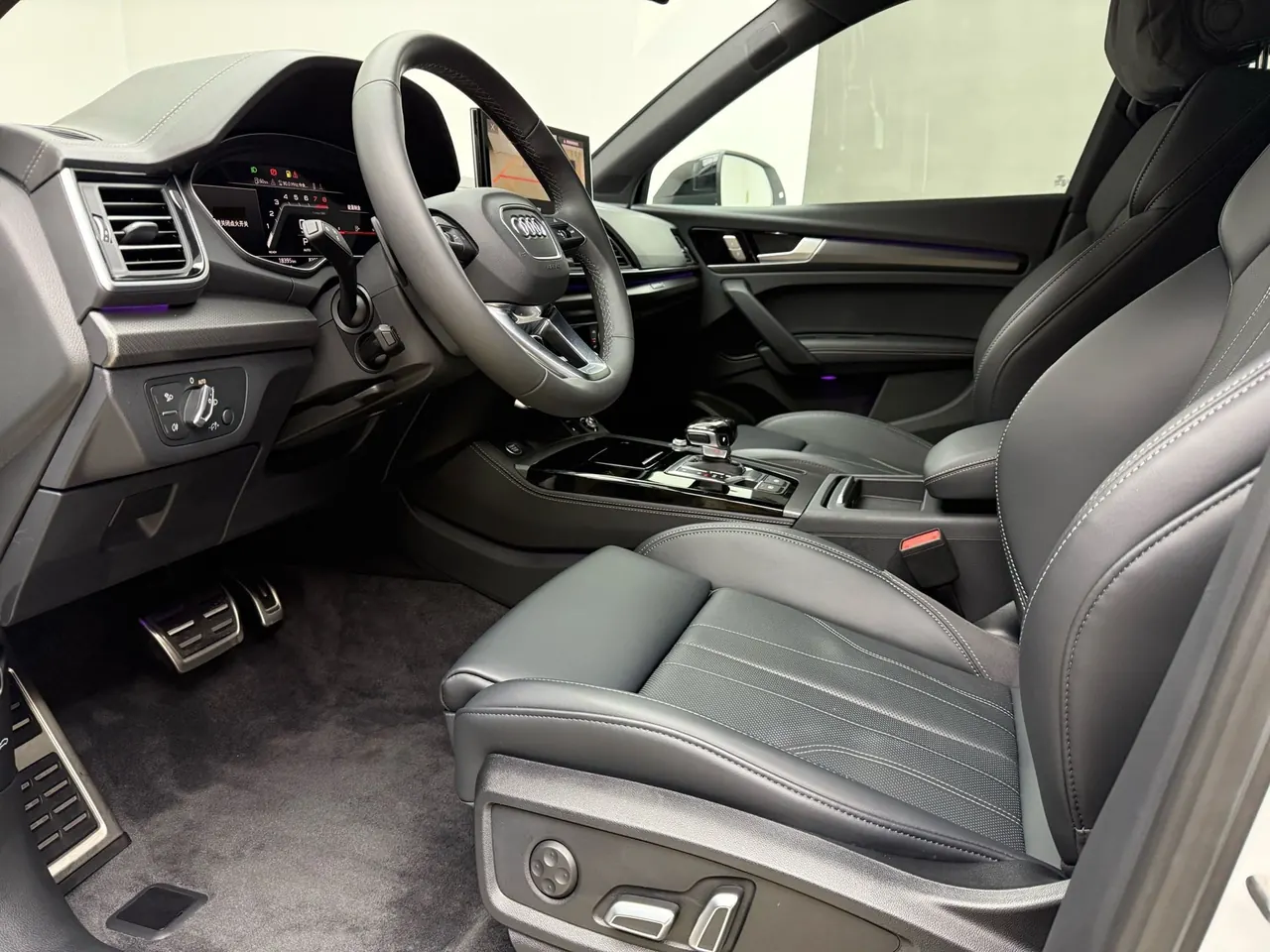 Audi 2025 Q5L 2.0TFSI 45TFSI 45th Anniversary Collection Edition Quattro Deluxe Dynamic Automatic 12