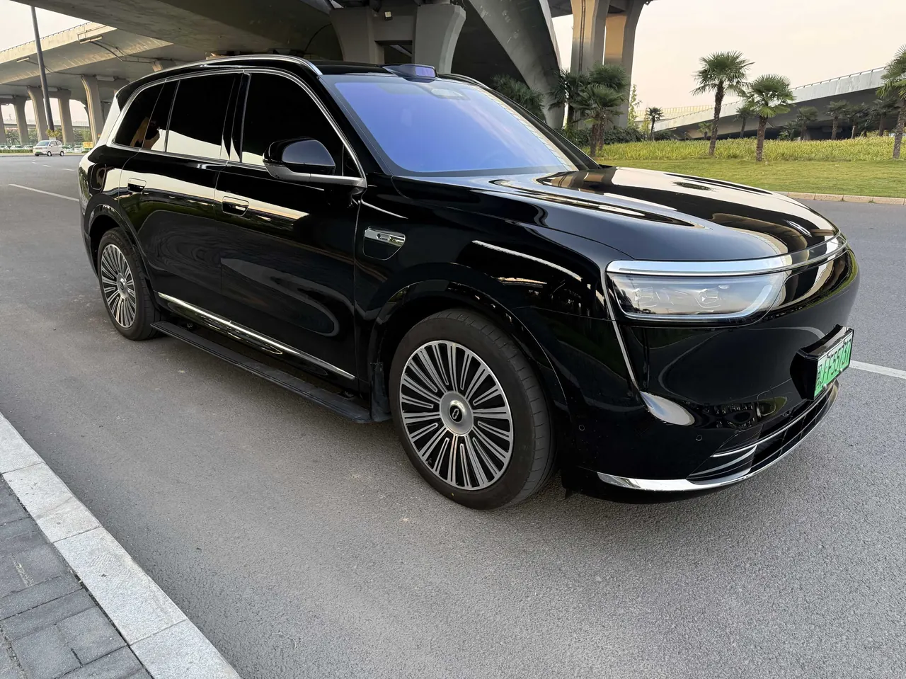 AITO 2025 AITO M8 Max Edition 53.4kWh 6-seat Edition Automatic Gear 2