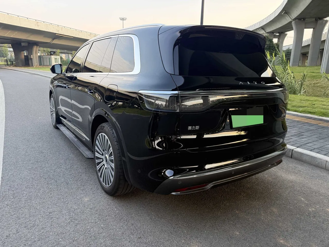 AITO 2025 AITO M8 Max Edition 53.4kWh 6-seat Edition Automatic Gear 9