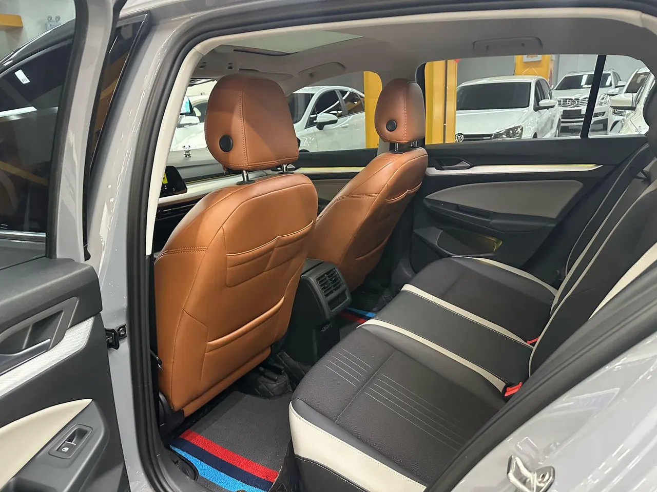 Volkswagen 2024 Golf 8 PRO 1.4TSI 280TSI 50 Year Legendary Automatic 9