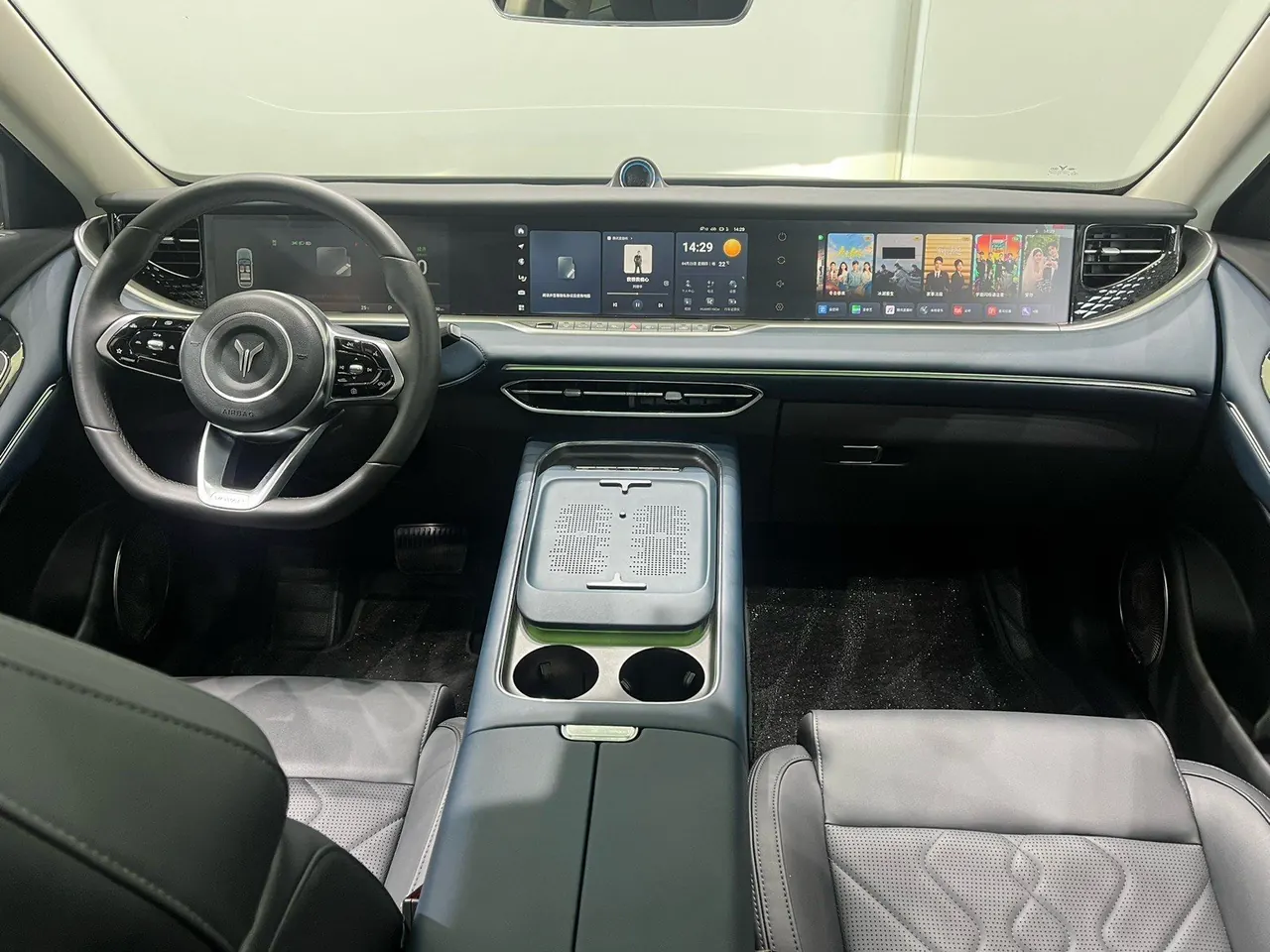 Voyah 2024 FREE Super Long Endurance Smart Driving Edition Automatic Gear 2