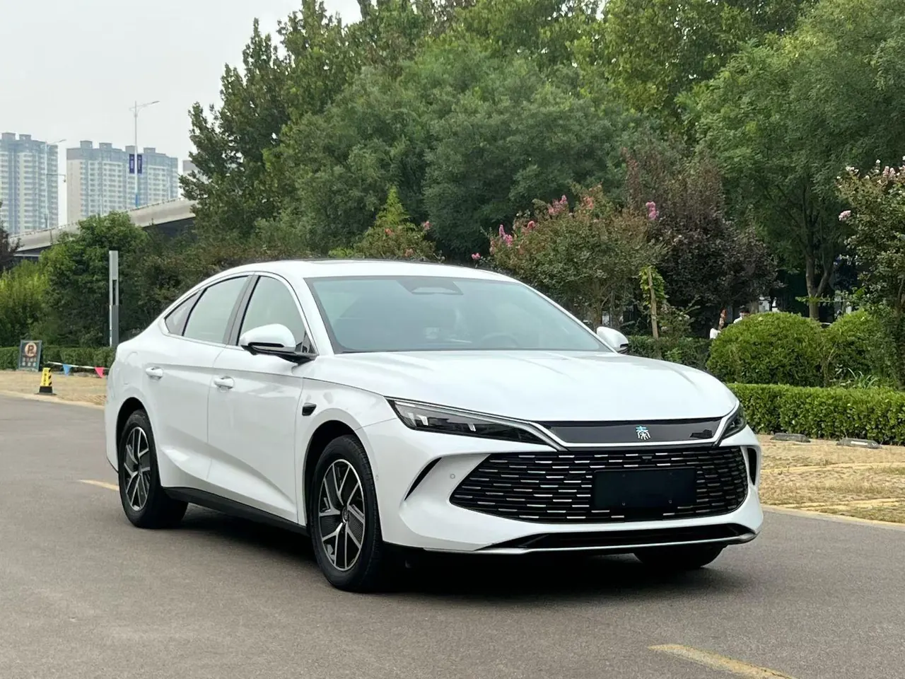 BYD 2024 Qin L DM-i 1.5 stepless 120KM Exceed automatic gear 3