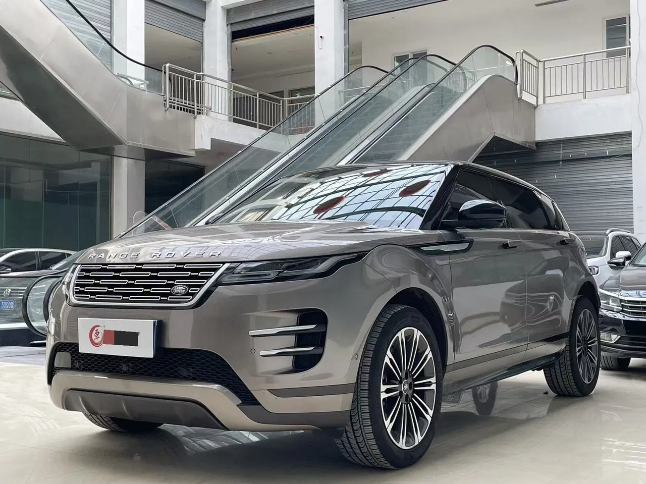 Land Rover 2024 evoque L 48V 2.0T 249PS automatic gear - View 1
