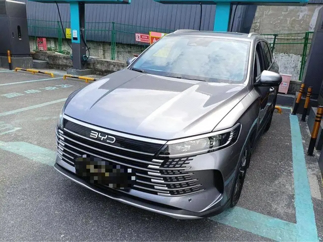 BYD 2025 Sea Lion 05 DM-i 1.5 Stepless 115KM Honorable Automatic - View 1