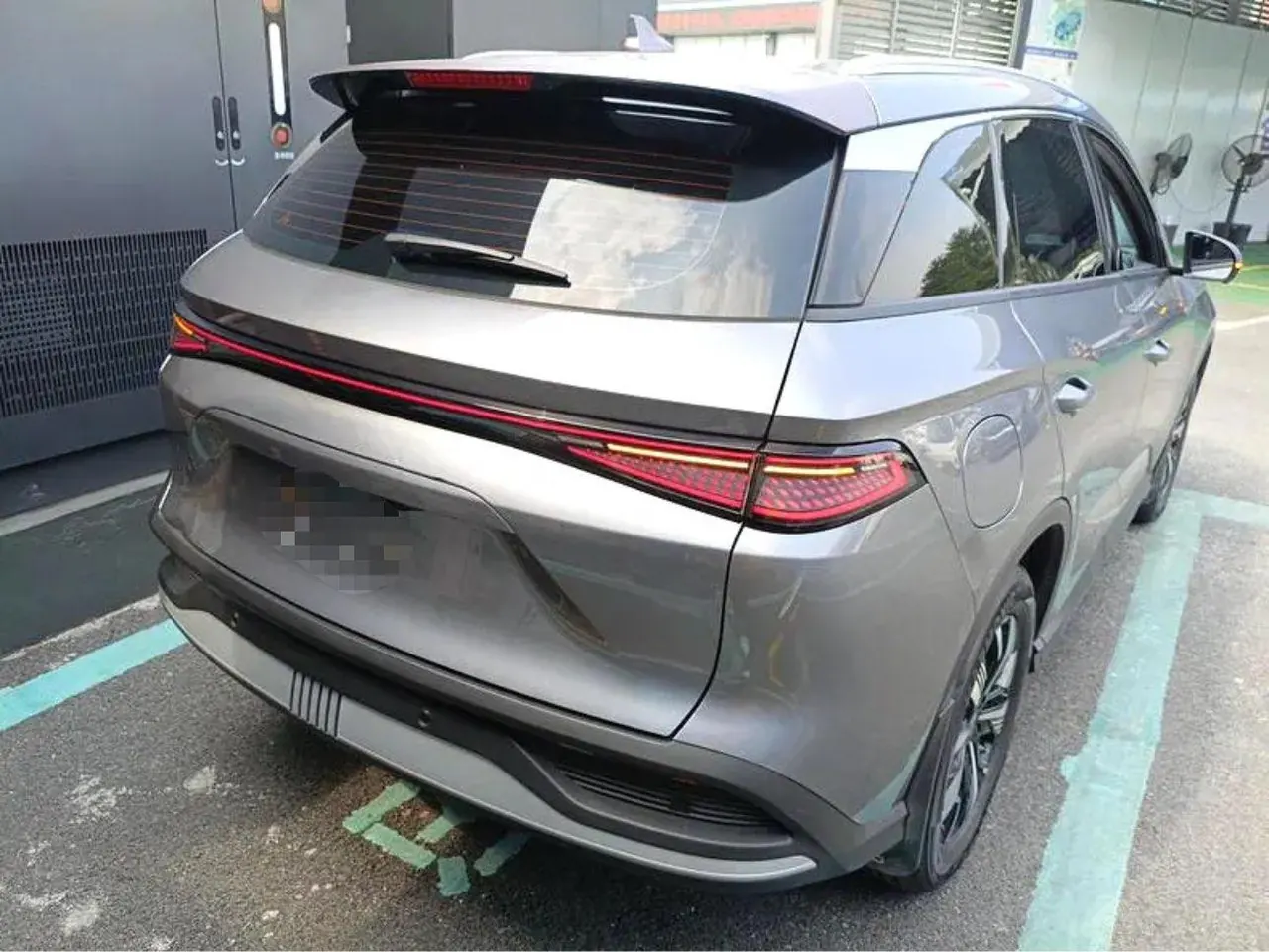BYD 2025 Sea Lion 05 DM-i 1.5 Stepless 115KM Honorable Automatic 2