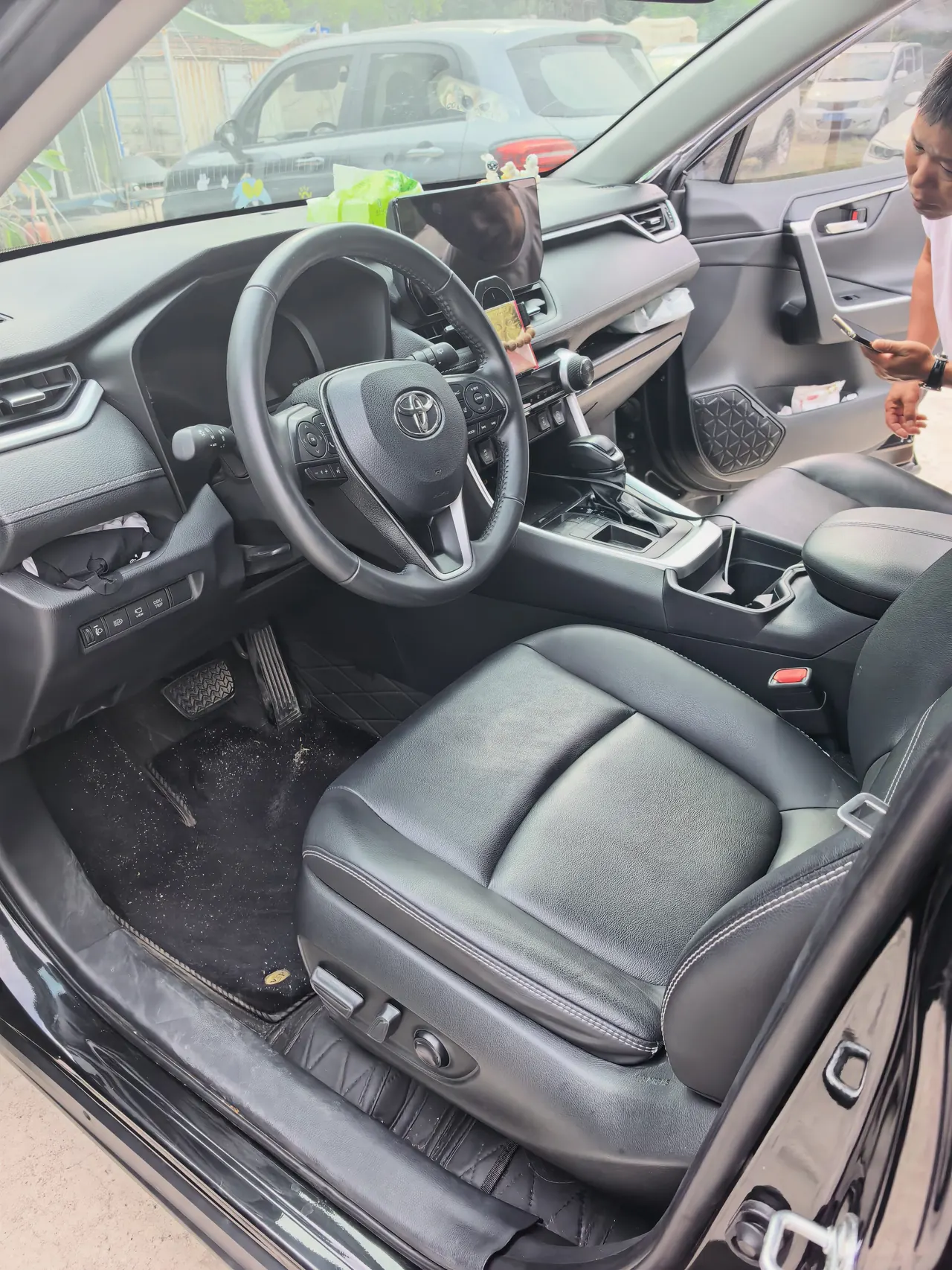 Toyota 2023 RAV4 Rongbo 2.0 Stepless Two-Drive Fashion Plus Edition Automatic Gear 4