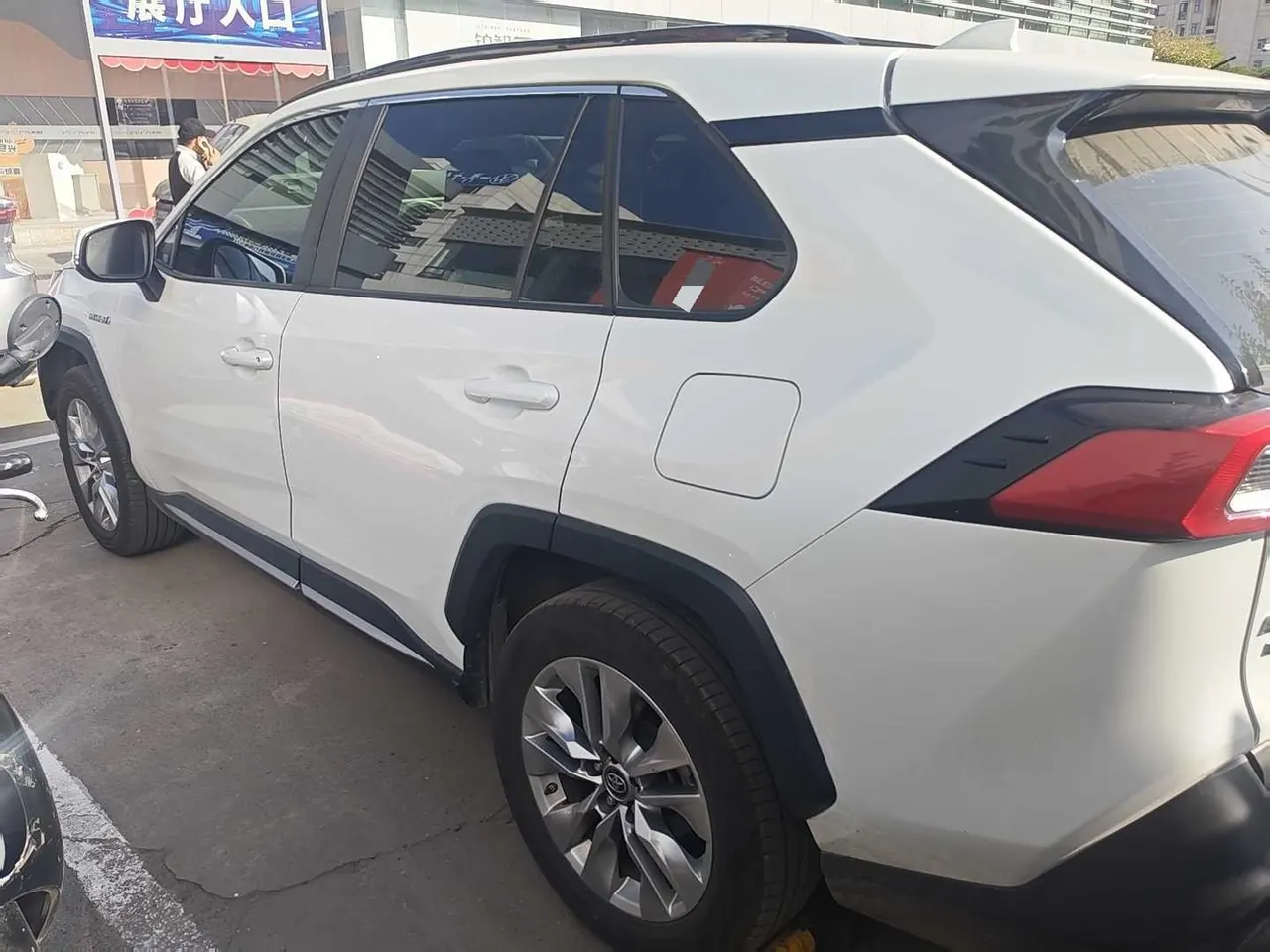 Toyota 2020 Weilanda Dual Engine 2.5 Stepless Four-wheel Drive Deluxe Automatic Gear 4