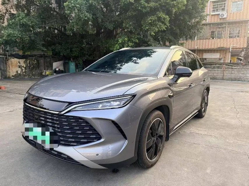 BYD 2025 Song L DM-i 1.5 Stepless Smart Driving Edition 160km Exceed Automatic Transmission - View 1