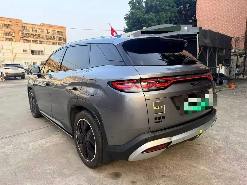 BYD 2025 Song L DM-i 1.5 Stepless Smart Driving Edition 160km Exceed Automatic Transmission 4