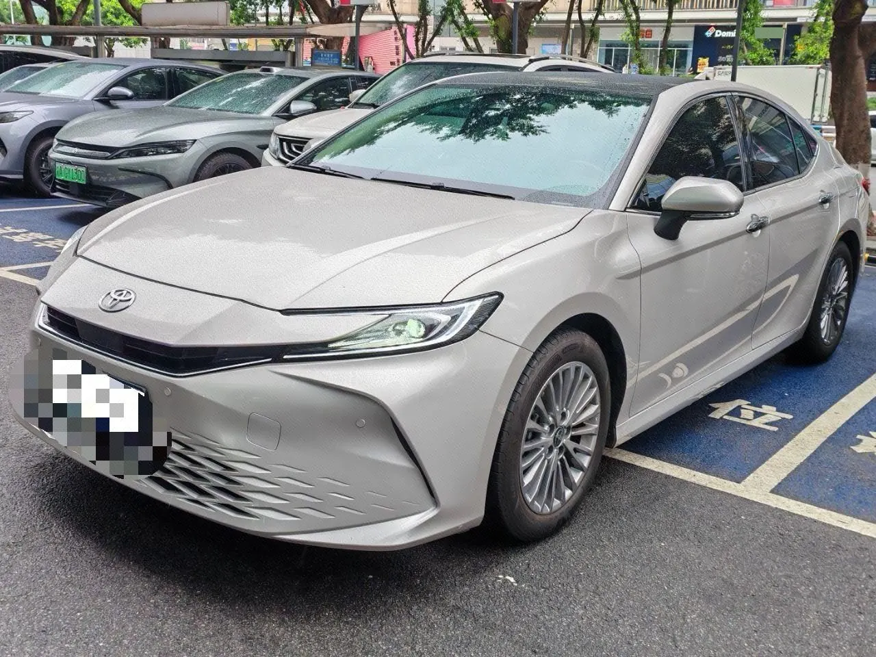 打开图片灯箱:Toyota 2024 Camry Dual Engine 2.0HGVP Stepless Deluxe Automatic Gear