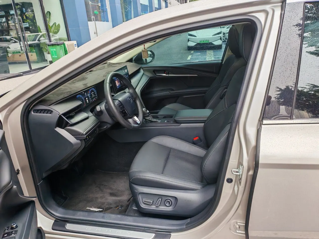 Toyota 2024 Camry Dual Engine 2.0HGVP Stepless Deluxe Automatic Gear 5