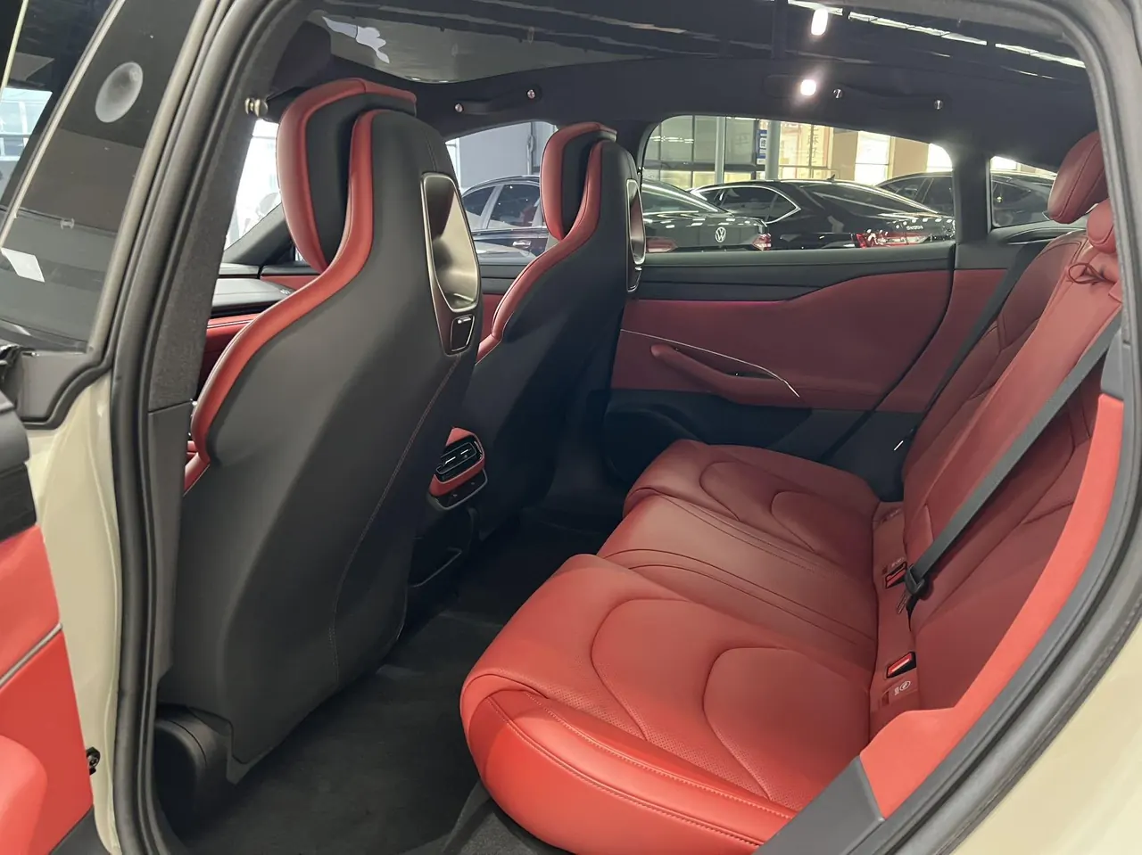 MI 2024 SU 7 830km Rear Drive Ultra Long Endurance High-end Smart Drive Pro Edition Automatic Gear 9