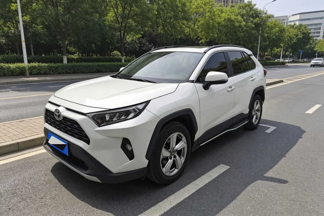 Открыть галерею: Toyota 2020 RAV4 Rongbo 2.0 Stepless Two-Drive Fashion Edition Automatic Gear