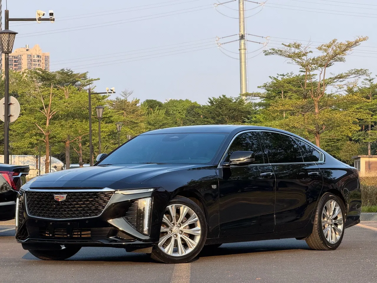 Open image lightbox: Cadillac 2023 CT6 2.0T 28T luxury automatic gear