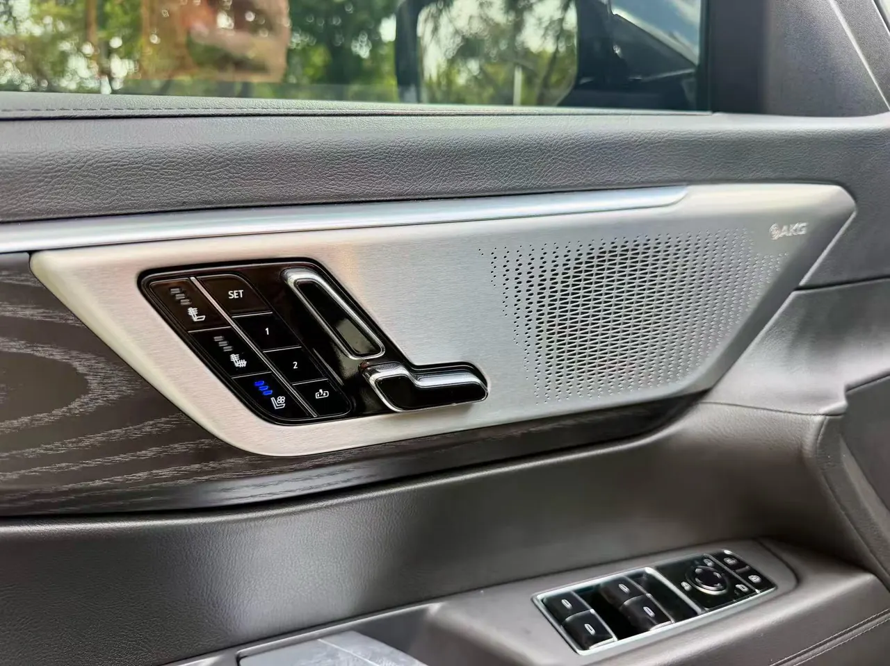 Cadillac 2023 CT6 2.0T 28T luxury automatic gear 10
