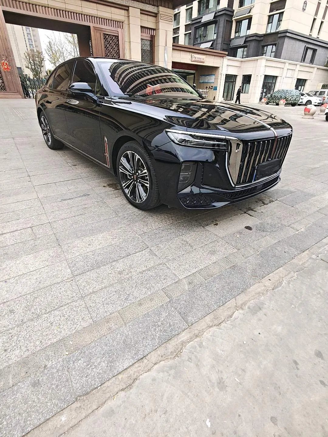 HongQi 2024 H9 48V 2.0T Flag Enjoy Private Fashion Edition Automatic Gear 3