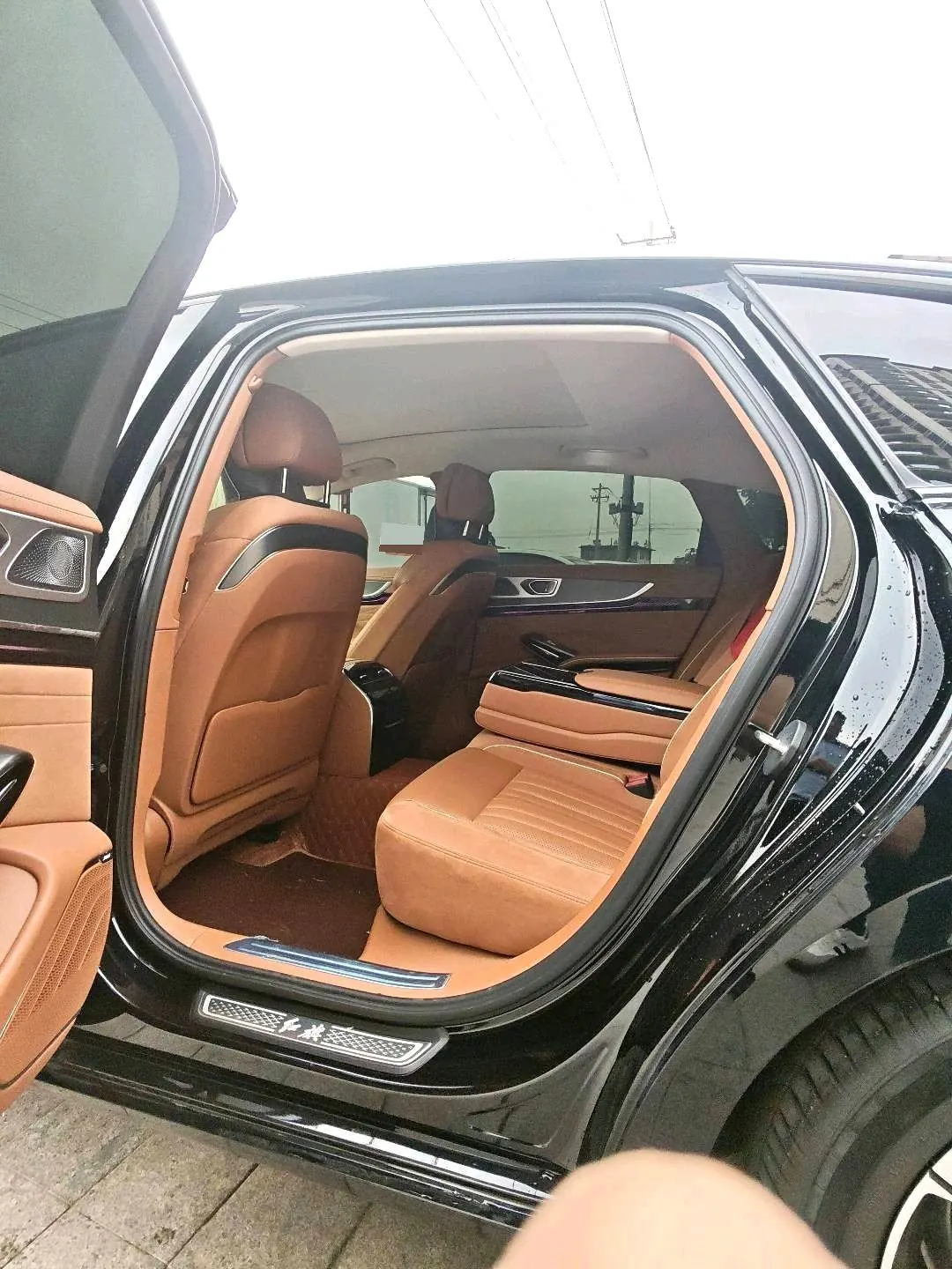 HongQi 2024 H9 48V 2.0T Flag Enjoy Private Fashion Edition Automatic Gear 6