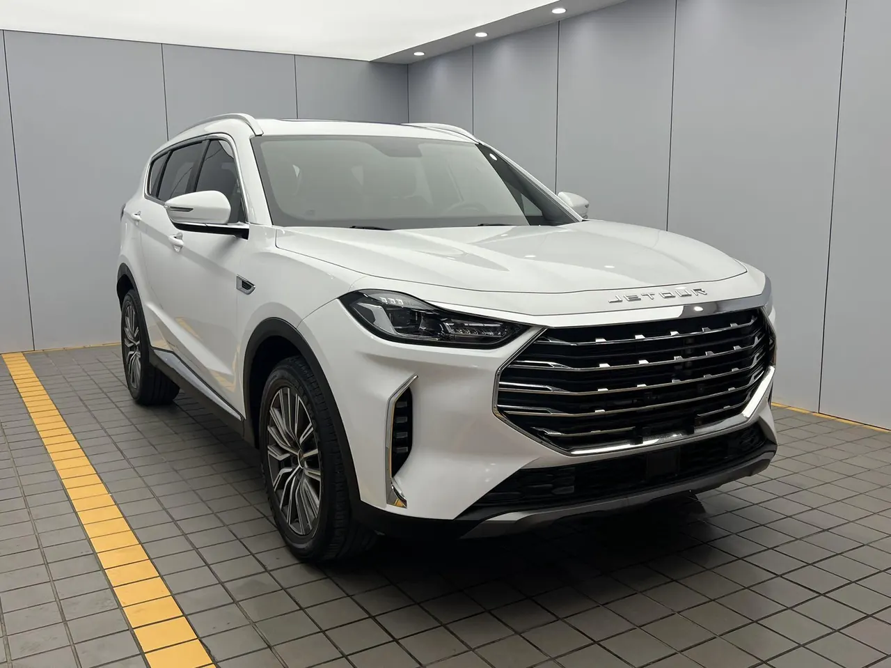 Jetour 2023 X70 PLUS 1.5T self-improvement PRO7 automatic gear 3