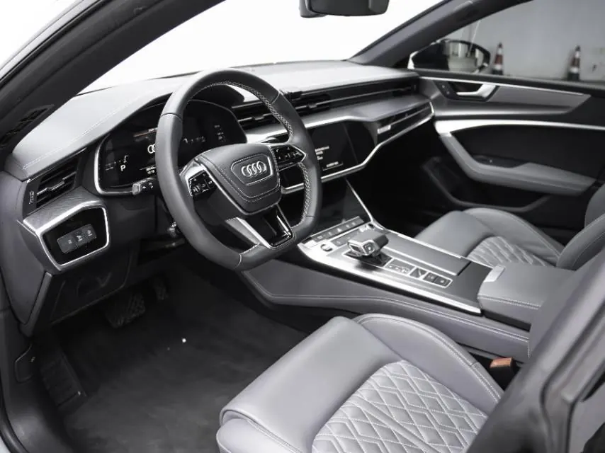 Audi 2024 A7L 2.0TFSI 45TFSI Quattro RS Kit Racing Edition Automatic 8