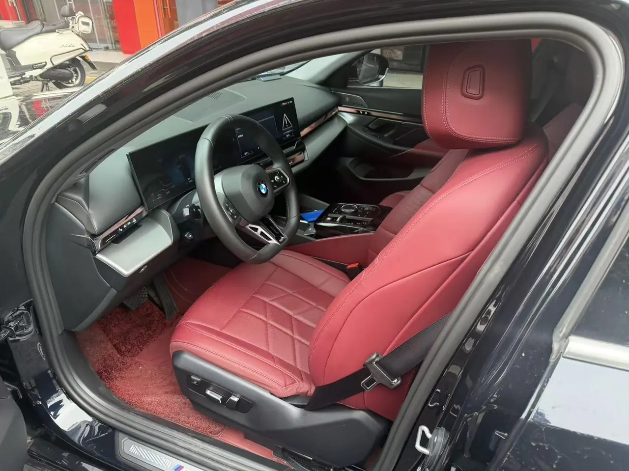 BMW 5 Series 2025 530Li 48V 2.0T Leading Luxury Suit Automatic Gear 2