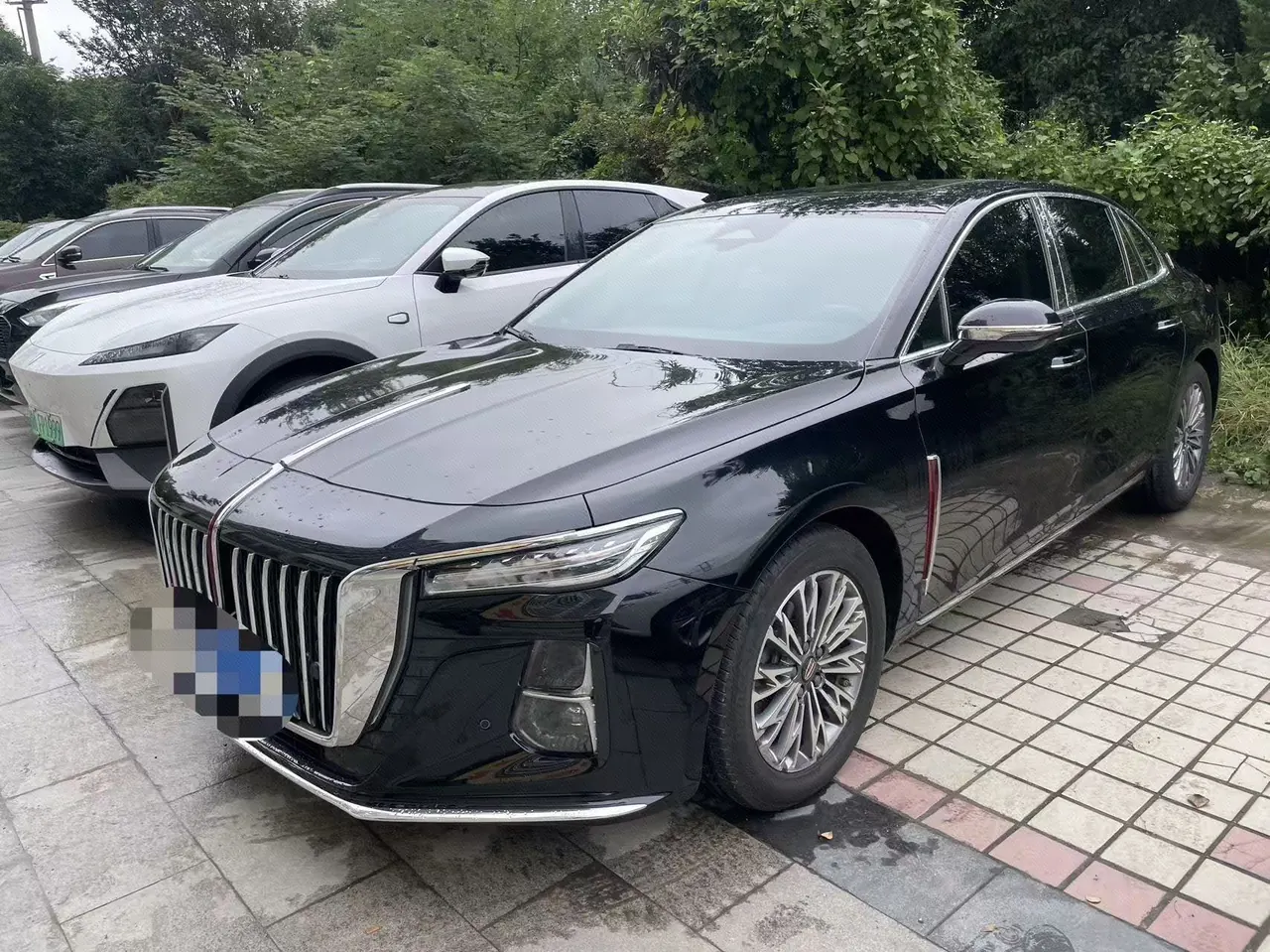 Open image lightbox: HongQi 2023 H5 2.0T Zhilian Flag Edition Automatic Gear