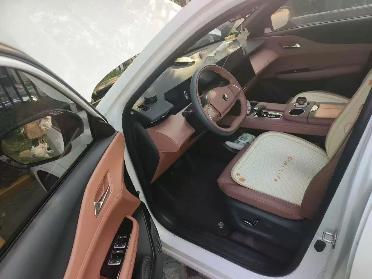 ChangAn 2025 UNI-Z 1.5T 500Bar PRO automatic gear 2