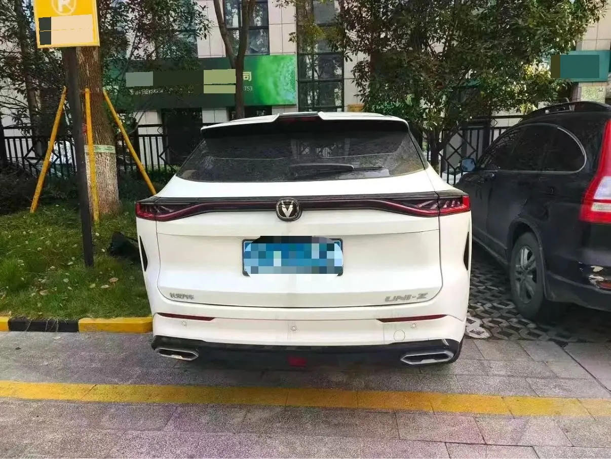 ChangAn 2025 UNI-Z 1.5T 500Bar PRO automatic gear 4