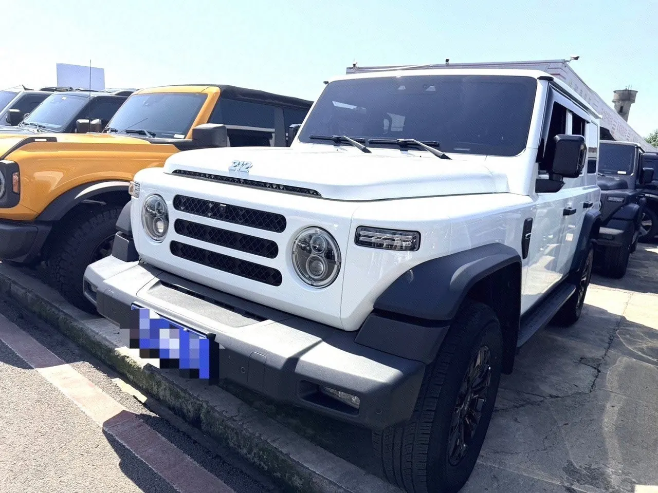 Open image lightbox: 212 2025 T01 2.0T Diesel Edition Automatic Gear
