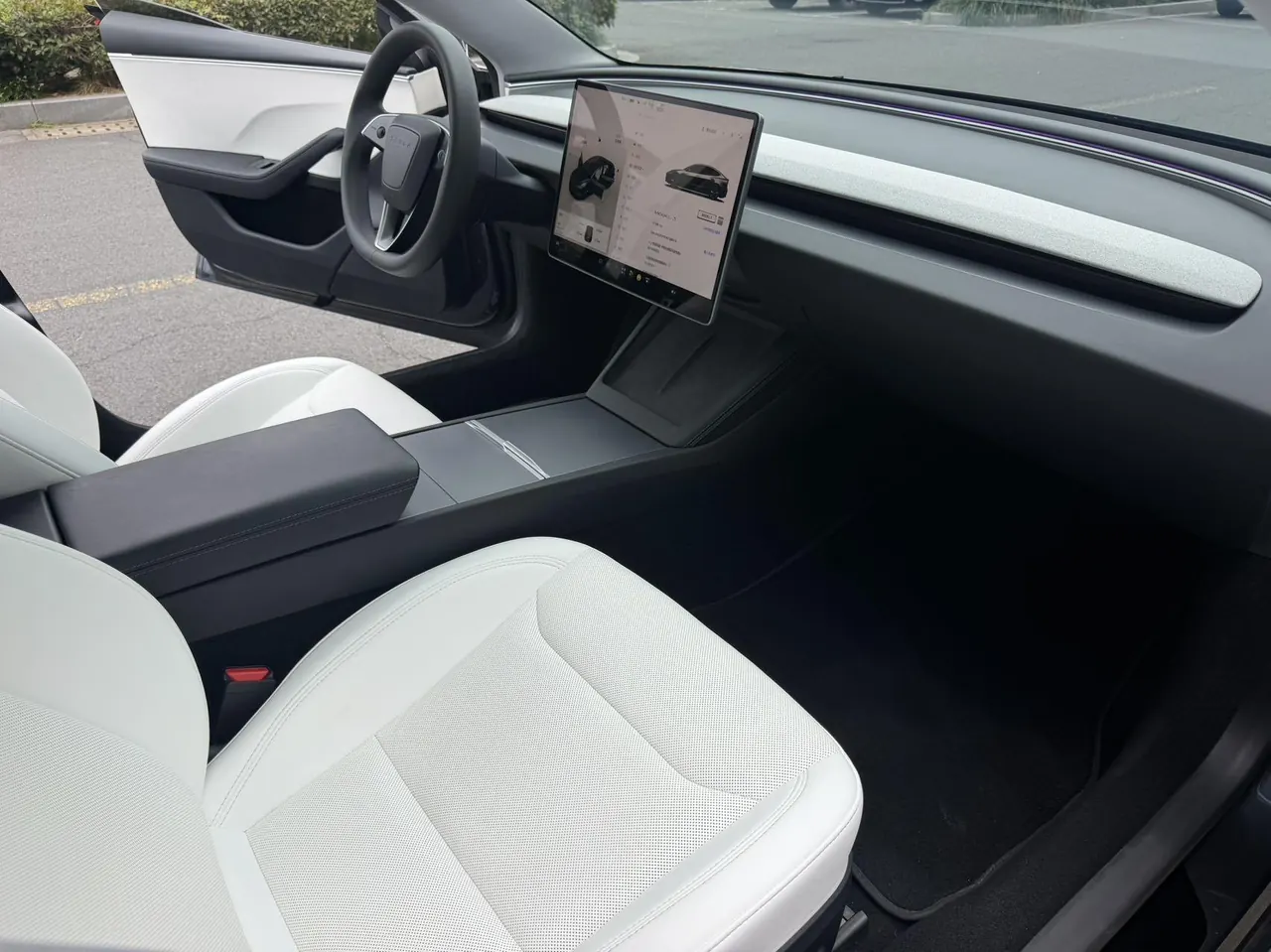 Tesla 2023 Model 3 Rejuvenation Edition Rear Wheel Drive Automatic Transmission 6
