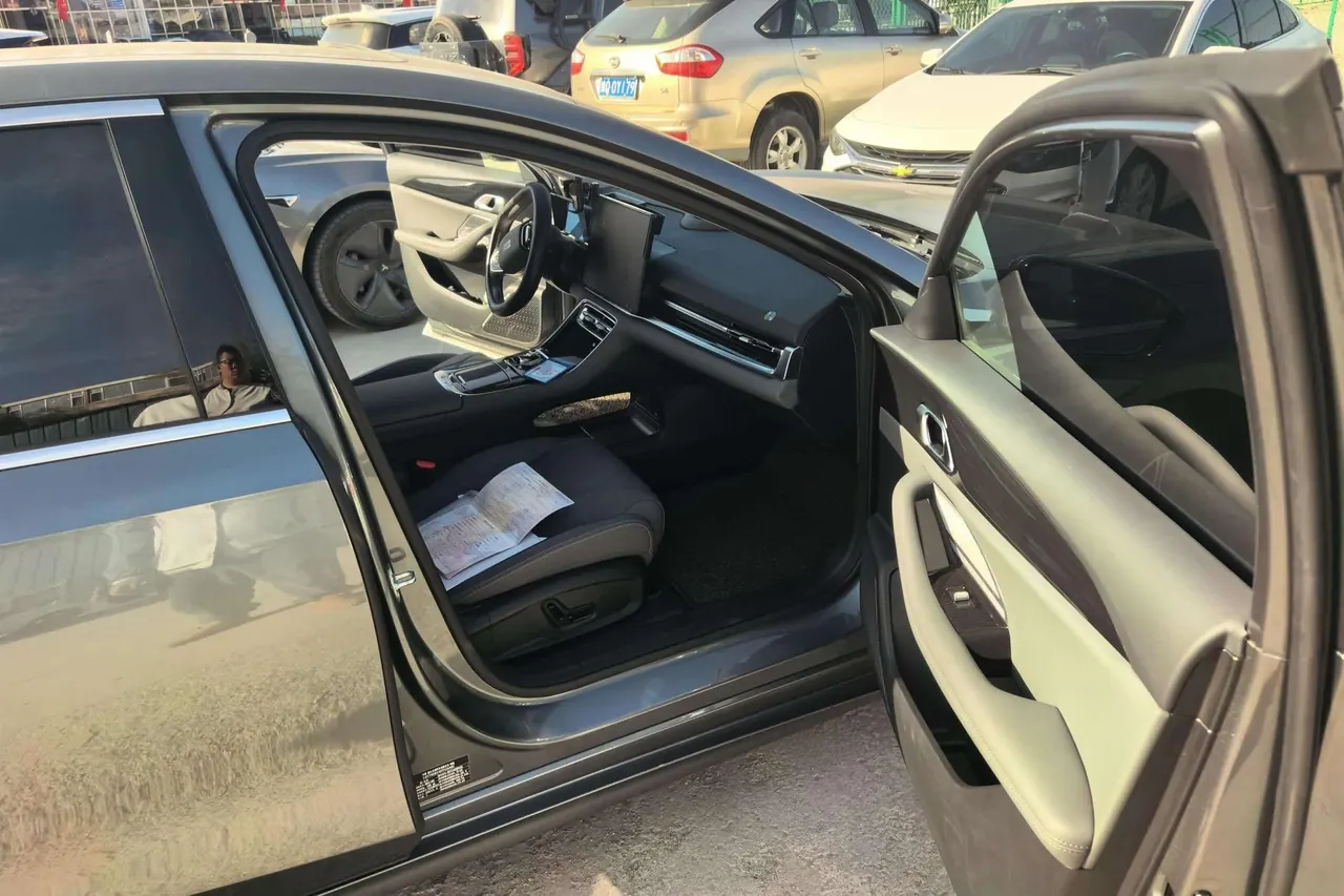 Geely Galaxy 2025 A7 EM-i 1.5 70km Discovery Edition Automatic Gear 3