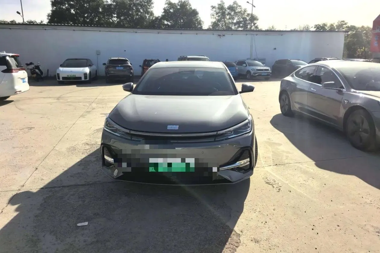 Geely Galaxy 2025 A7 EM-i 1.5 70km Discovery Edition Automatic Gear 6