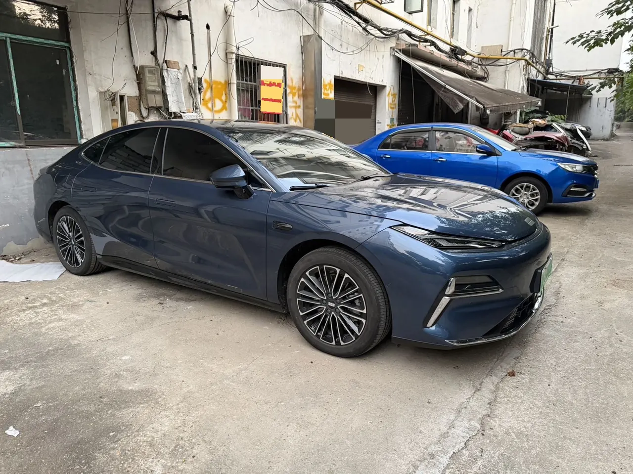 Geely Galaxy 2025 Xingyao 8 EM-i 1.5 130km Premium Edition Automatic Gear 4