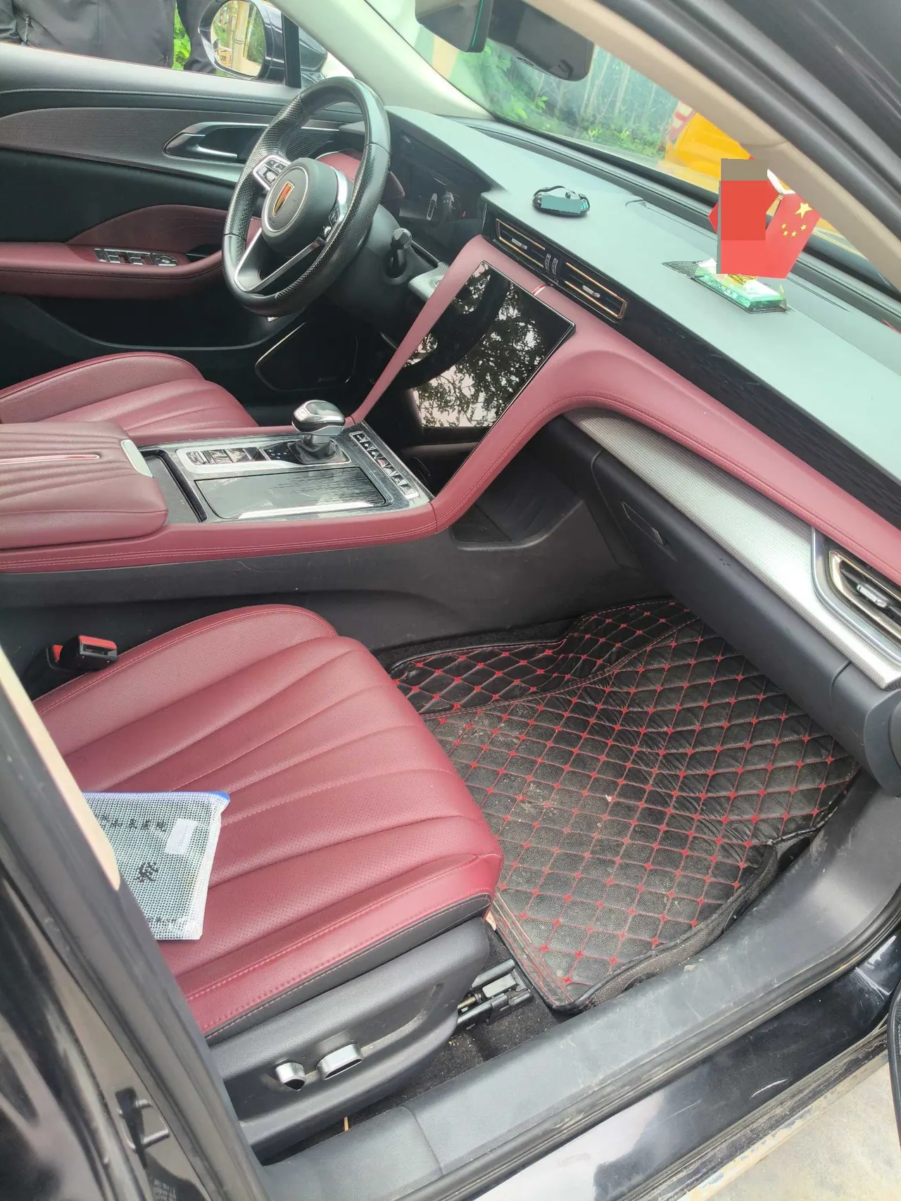HongQi 2023 H5 2.0T Zhilian Flag Edition Automatic Gear 6