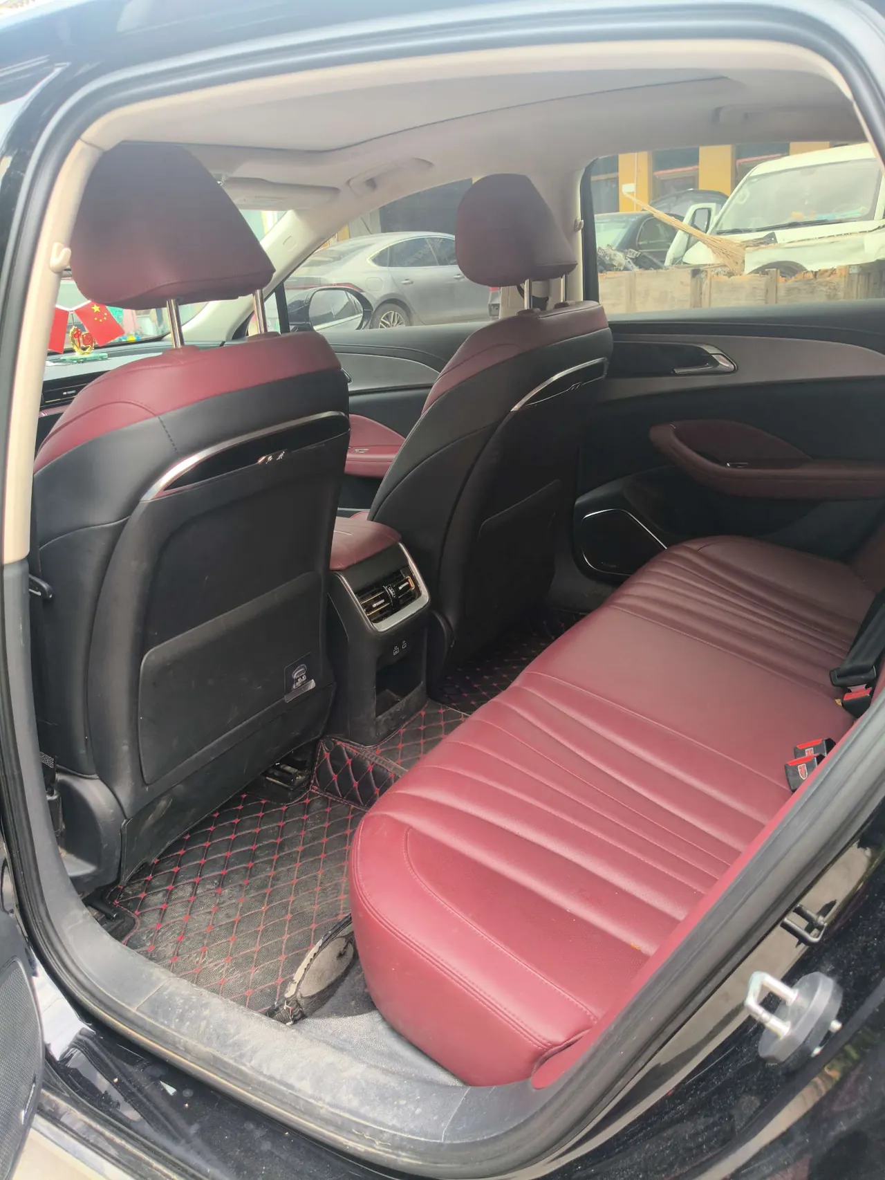 HongQi 2023 H5 2.0T Zhilian Flag Edition Automatic Gear 7
