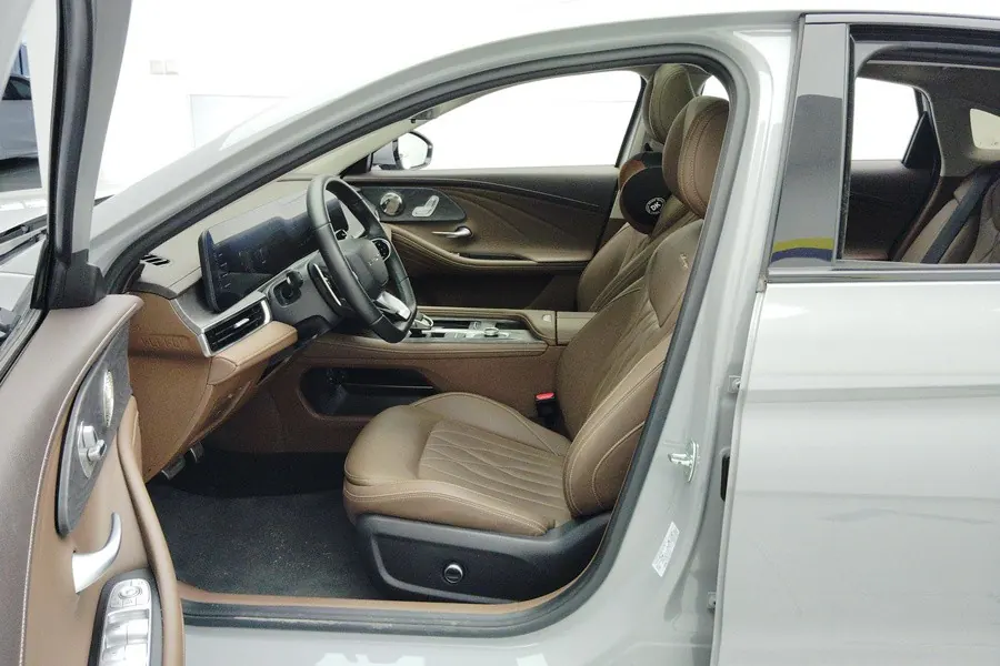 Chery 2023 Erez 8 2.0T High Energy Edition Automatic Gear 3