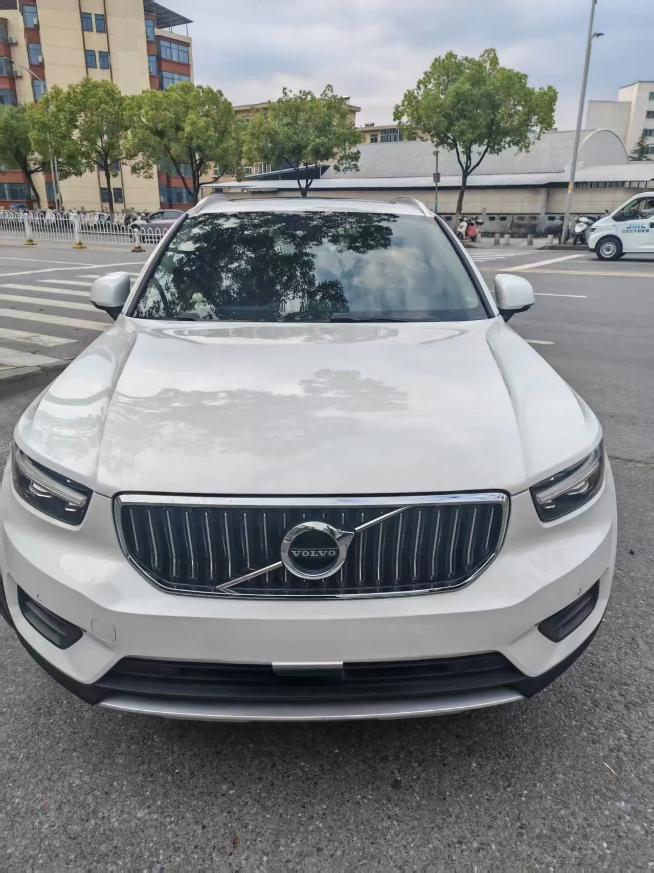 Volvo 2021 XC40 2.0T T4 4-wheel drive Zhiyuan Deluxe Edition Automatic Gear 2