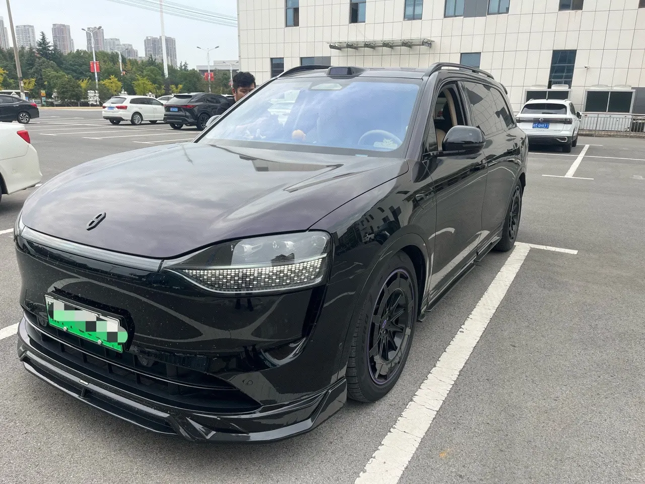 AITO 2024 AITO M9 extended range Ultra 42kWh automatic gear - View 1