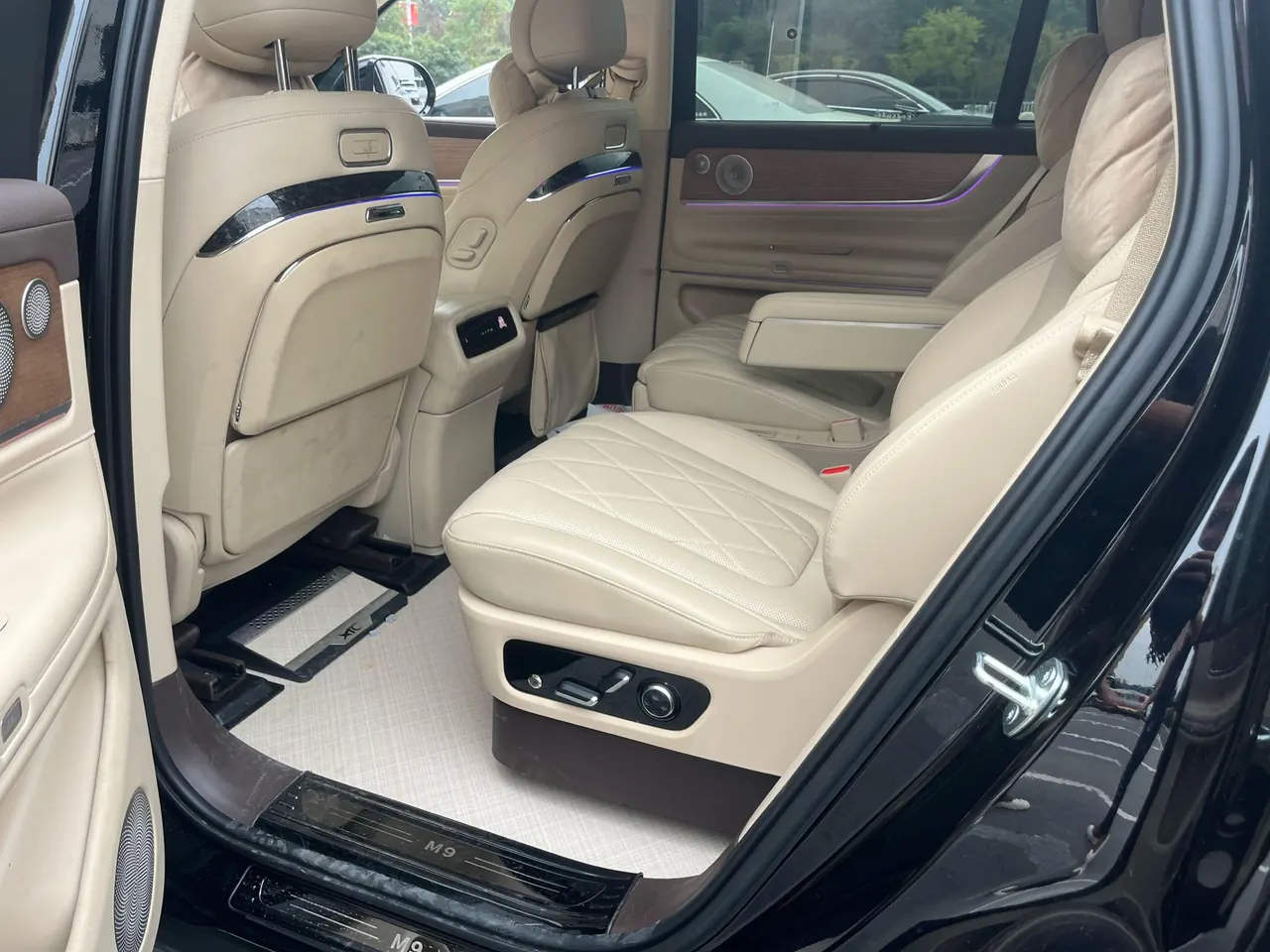 AITO 2024 AITO M9 extended range Ultra 42kWh automatic gear 4
