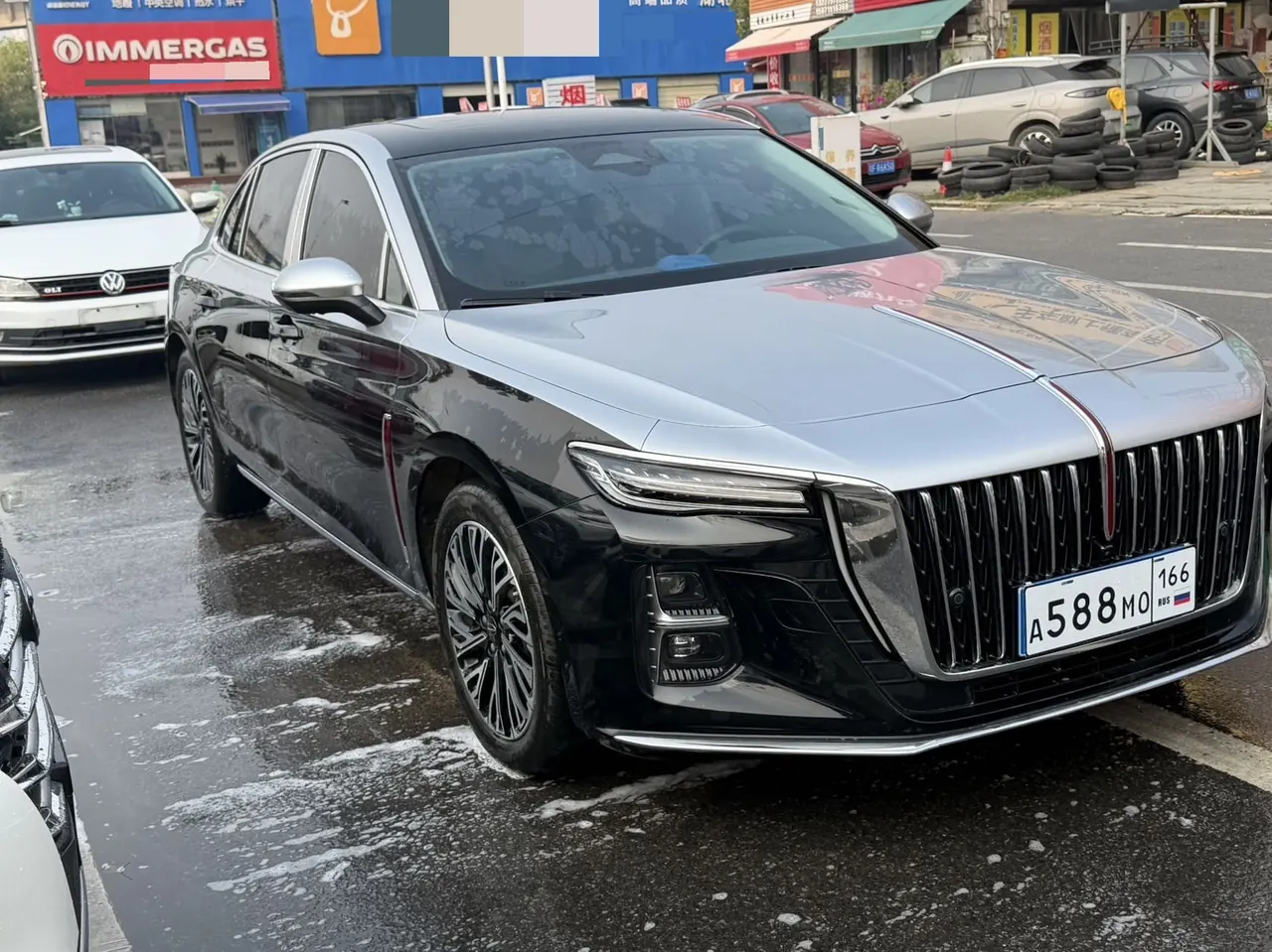 Open image lightbox: HongQi 2024 H5 2.0T Zhilian Flag Edition Automatic Gear