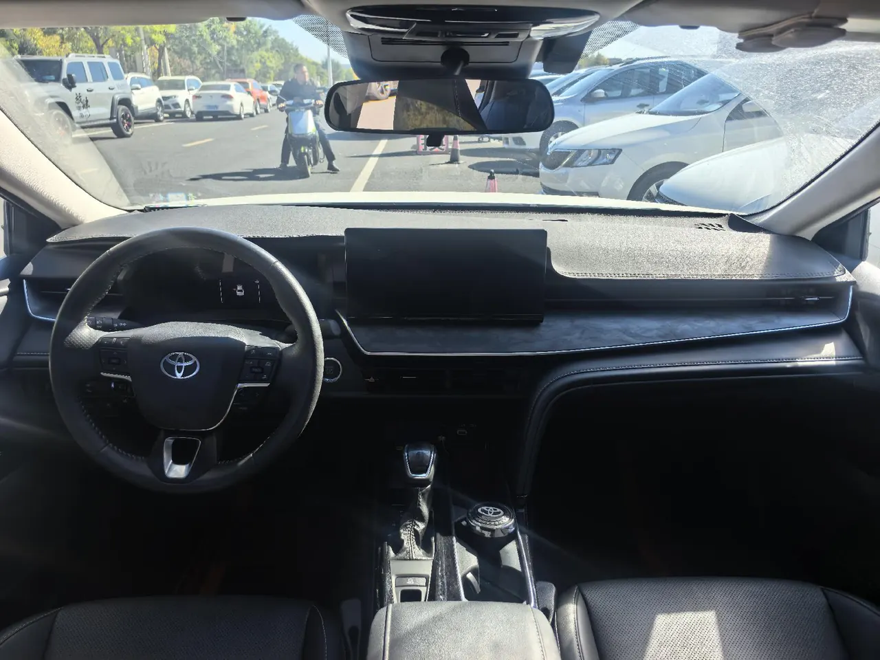 Toyota 2024 Camry 2.0GVP Stepless Deluxe Edition Automatic Transmission 2