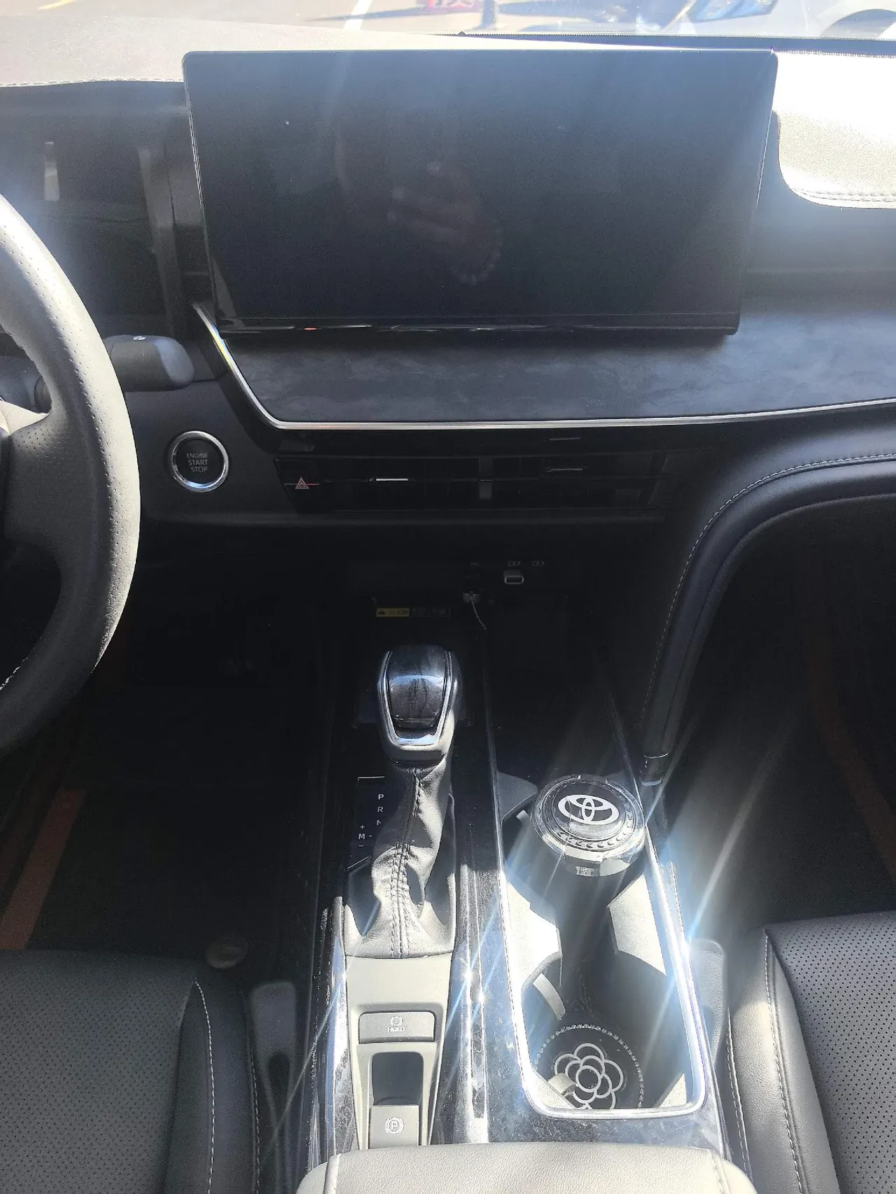 Toyota 2024 Camry 2.0GVP Stepless Deluxe Edition Automatic Transmission 8