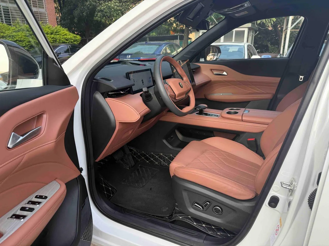 ChangAn 2024 UNI-Z Smart Electric iDD 1.5 Stepless 125km Excellent Automatic Gear 4