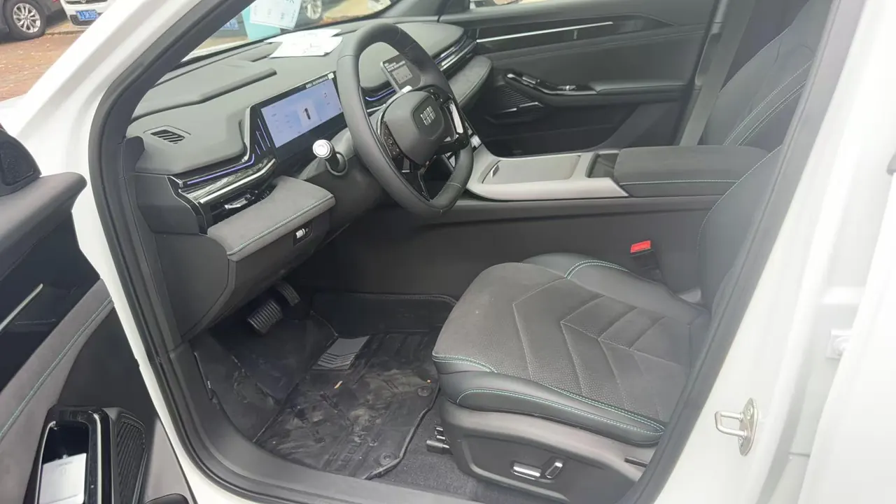 Geely 2024 emgrand L Hi · P 1.5TD Pro 100KM champion edition excellent automatic gear 2