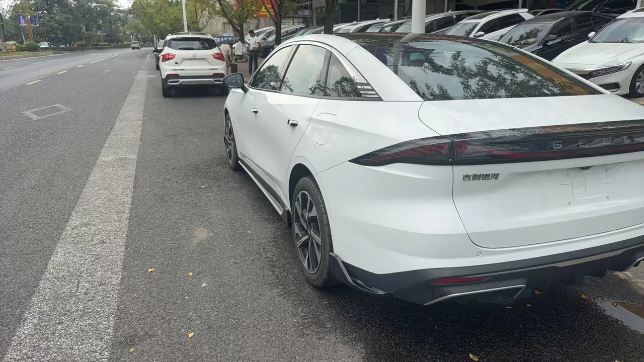 Geely 2024 emgrand L Hi · P 1.5TD Pro 100KM champion edition excellent automatic gear 3