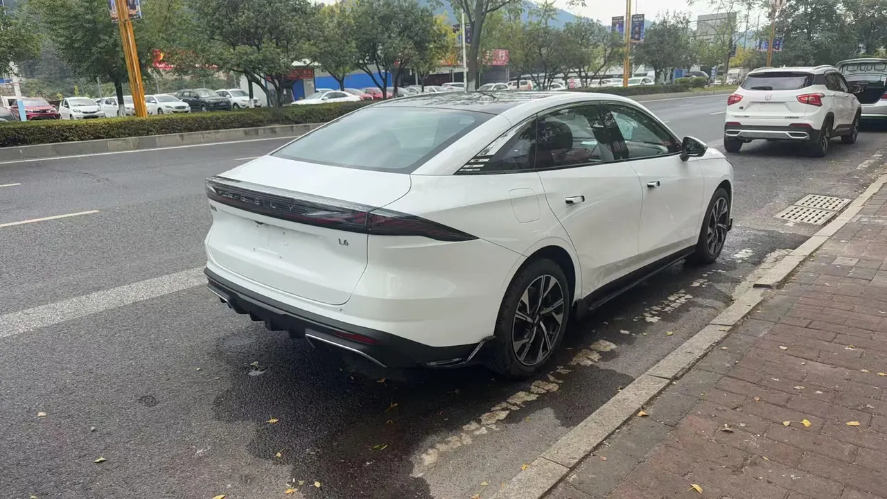 Geely 2024 emgrand L Hi · P 1.5TD Pro 100KM champion edition excellent automatic gear 4