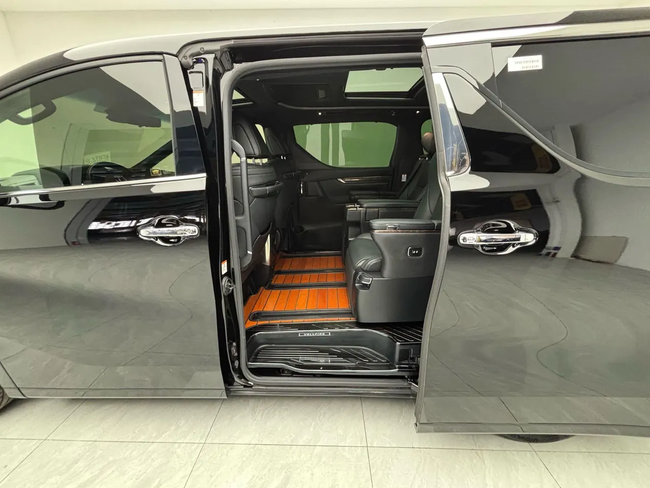 Toyota Wilfa (Imported) 2020 Wilfa 2.5 Stepless HV Distinguished Edition Automatic Gear 6