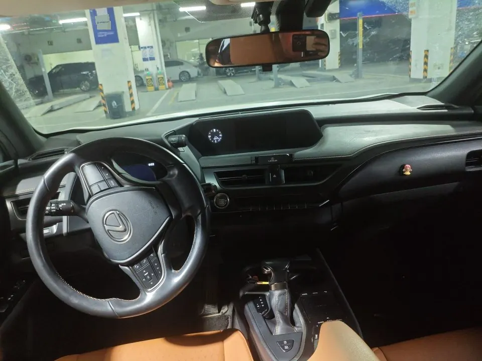 Lexus UX (Imported) 2020 UX200 2.0 Stepless Special Edition Automatic Gear 7