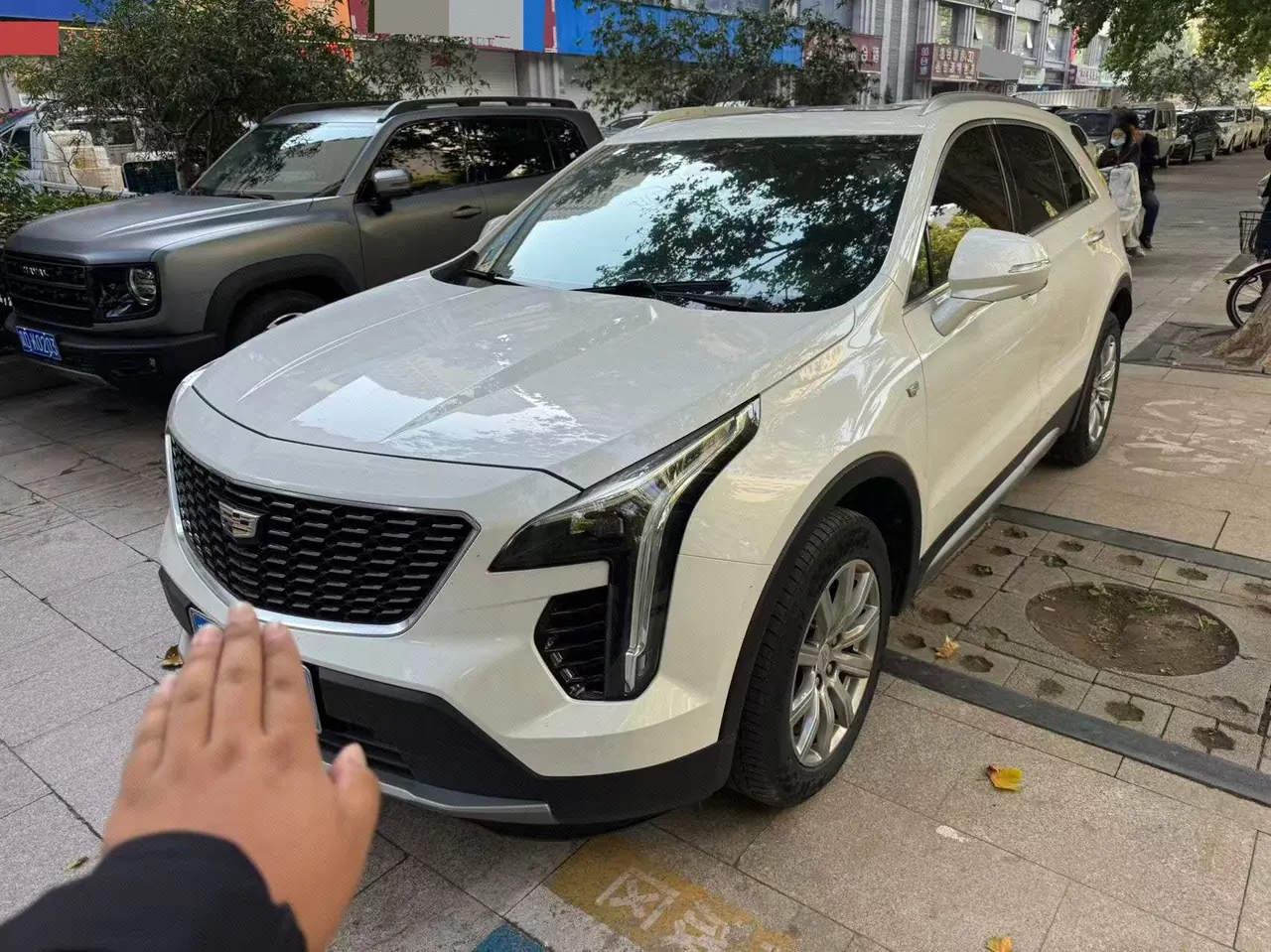 Cadillac 2020 XT4 2.0T 28T Two-Drive Luxury Automatic Gear - View 1