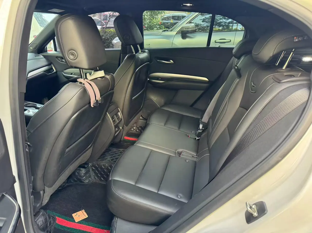 Cadillac 2020 XT4 2.0T 28T Two-Drive Luxury Automatic Gear 4