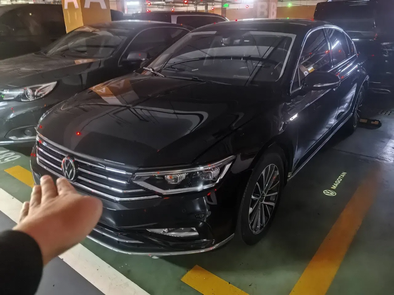 Open image lightbox: Volkswagen 2020 Magotan 2.0TSI 330TSI luxury automatic transmission